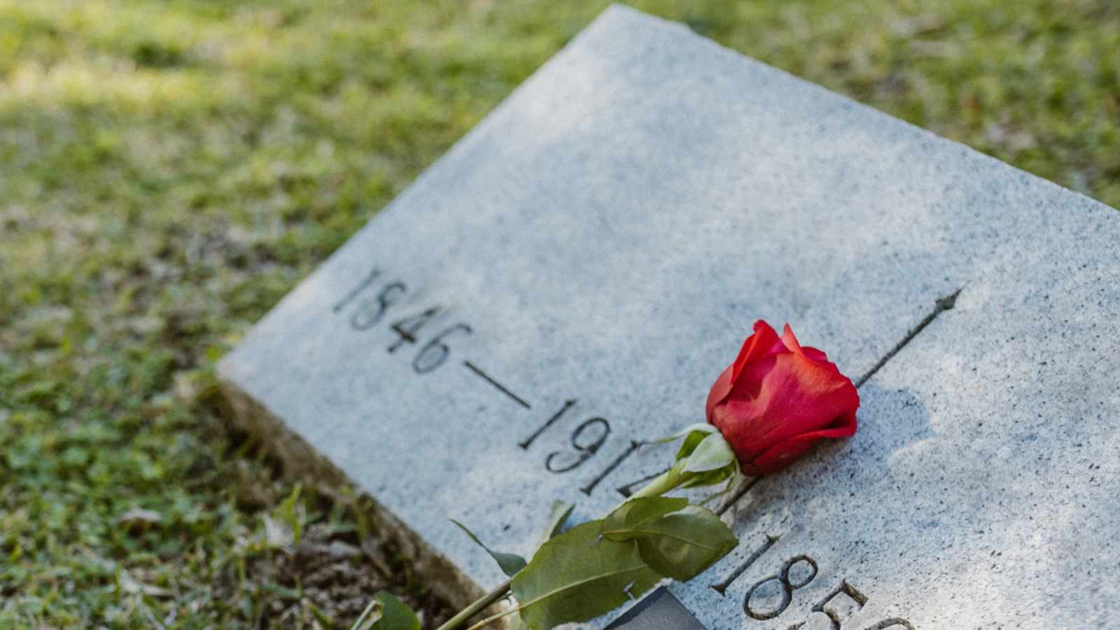 tablice nagrobkowe z plexi