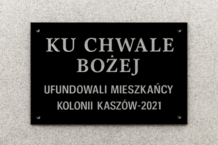 Tablica nagrobkowa okolicznościowa z napisem Ku Chwale Bożej