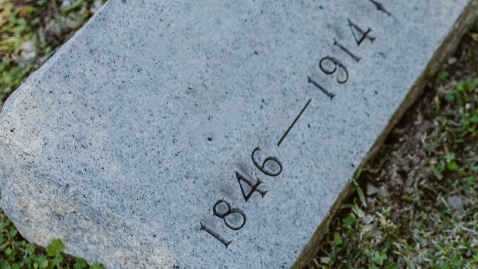 tablice nagrobkowe z plexi