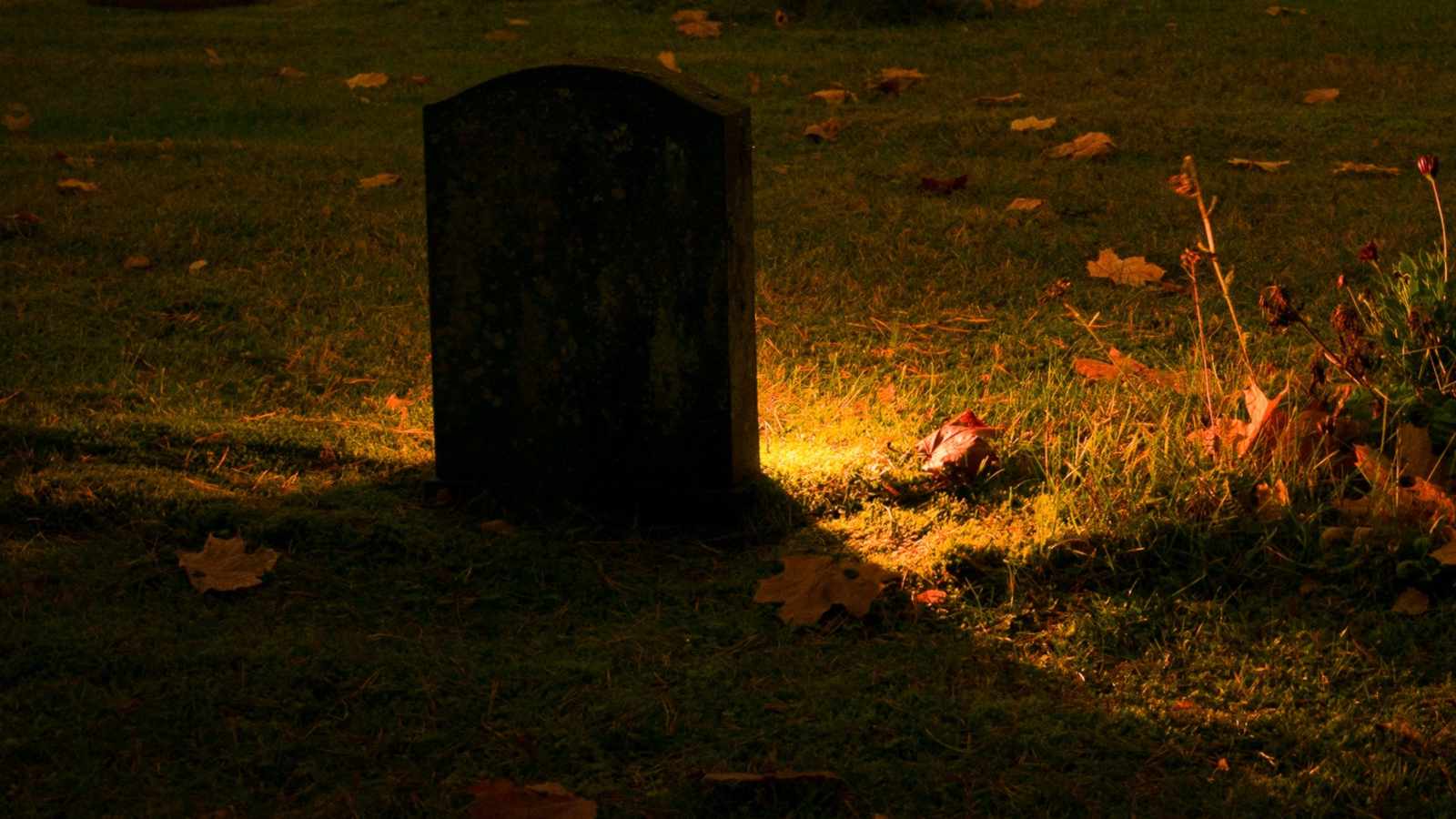 tablice nagrobkowe z plexi